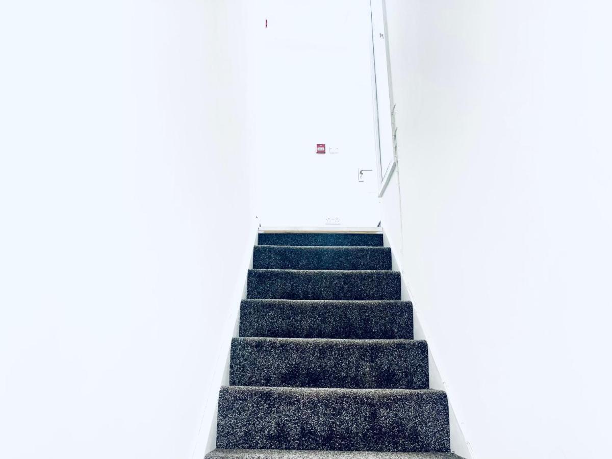 I Bed Apartment Birmingham Bagian luar foto