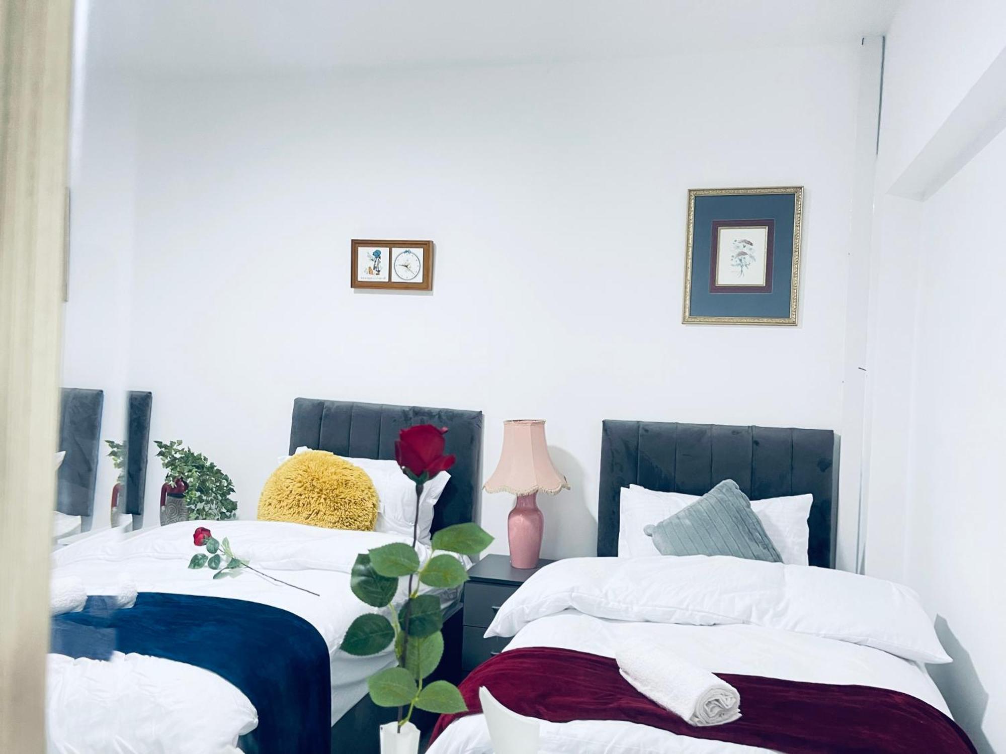 I Bed Apartment Birmingham Bagian luar foto
