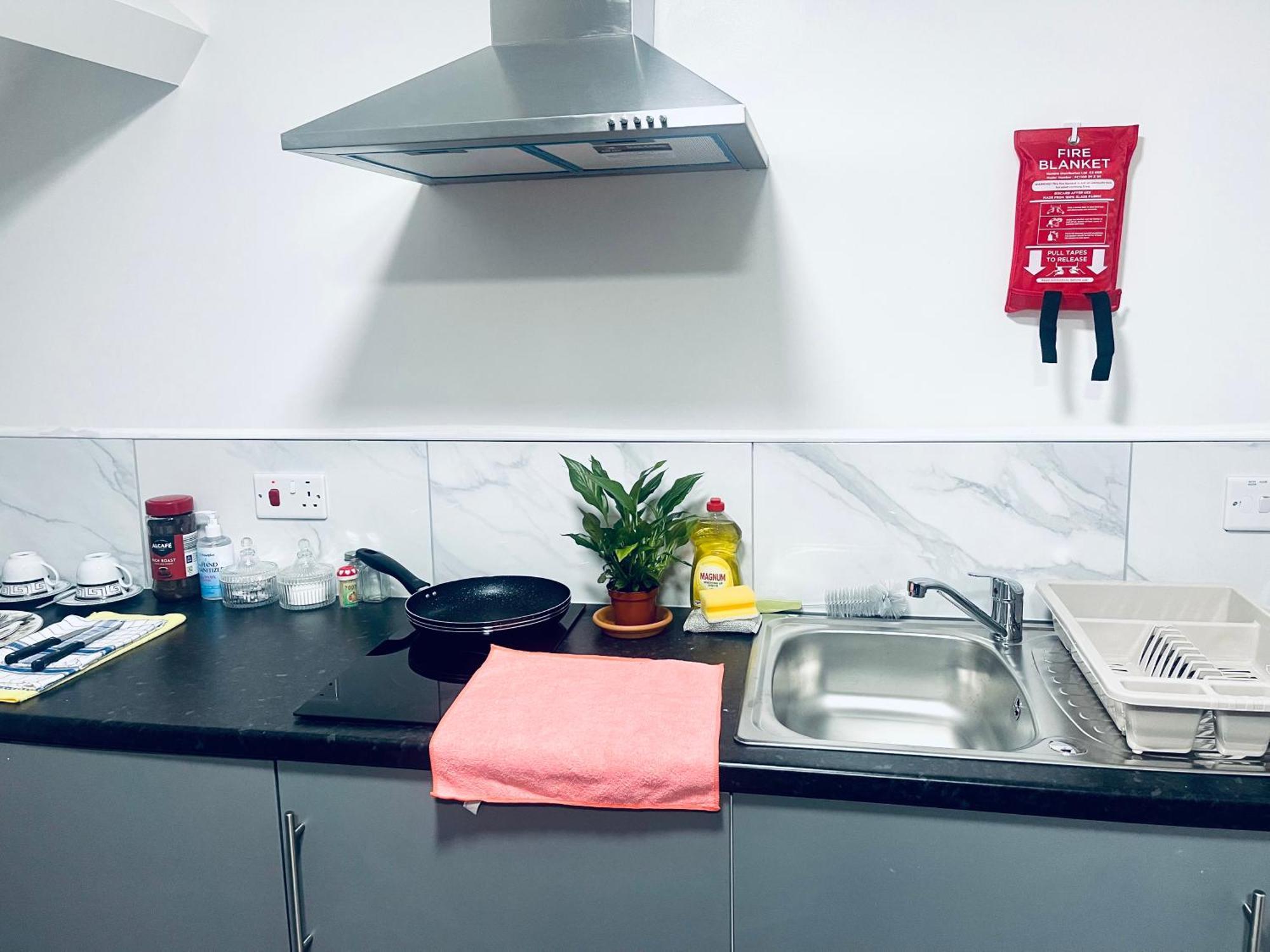 I Bed Apartment Birmingham Bagian luar foto