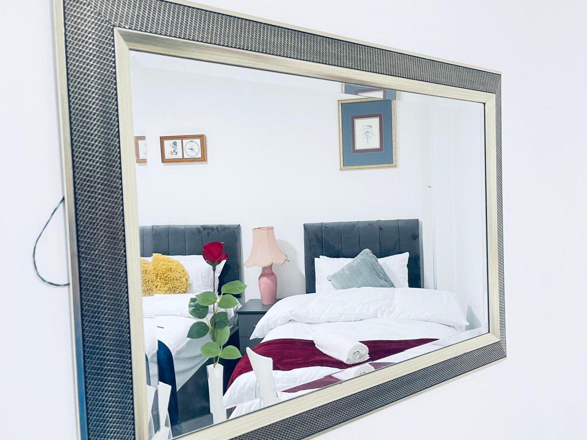 I Bed Apartment Birmingham Bagian luar foto