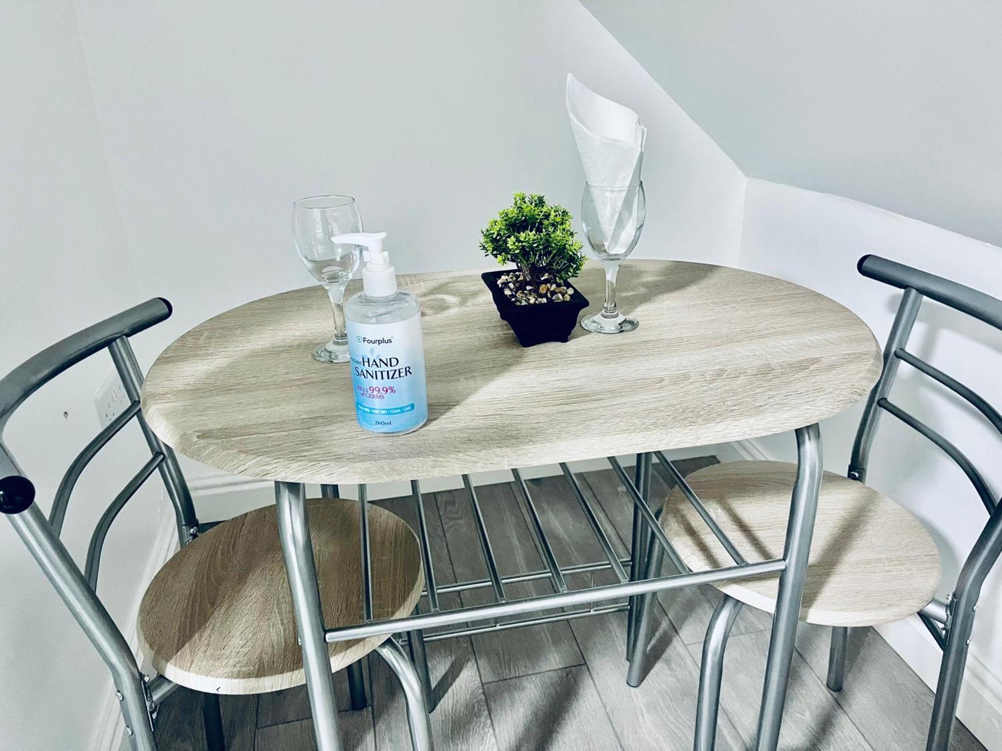 I Bed Apartment Birmingham Bagian luar foto